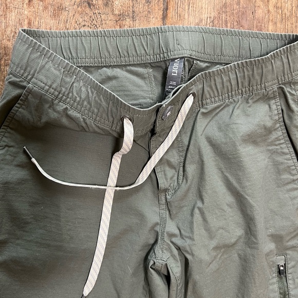 Vuori Rip Stop Pants Women’s Small Army Green Like New! Spring or Summer Ankle - Picture 6 of 15